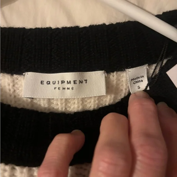 Equipment Femme • Soft • 100% Wool • Black and White (off white) Striped Sweater - Picture 12 of 16